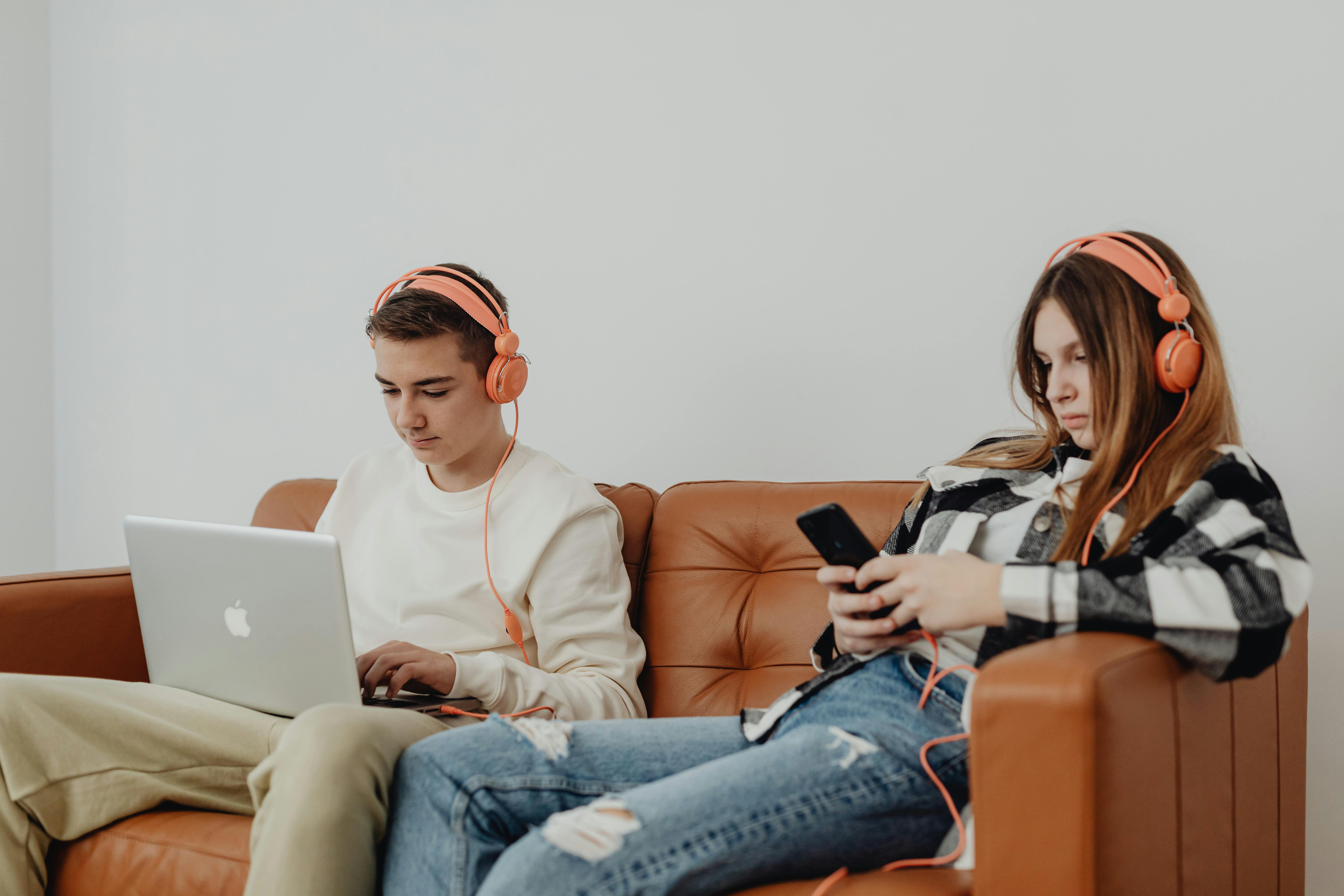 Los adolescentes que sufren FoMO son más vulnerables a riesgos digitales