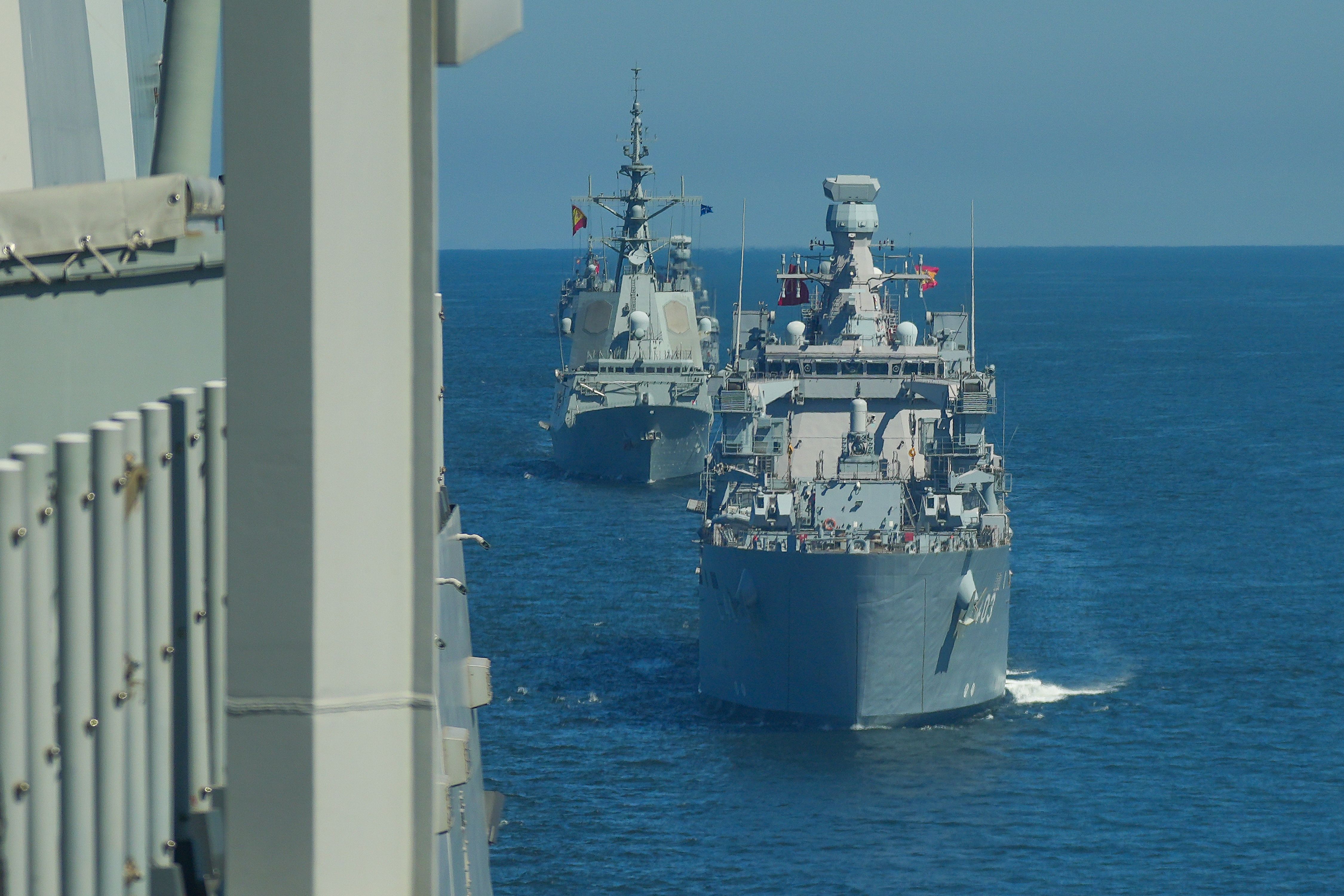 Imagen del desarrollo de la exhibición militar organizada por la Armada Española y la OTAN | Foto: Francisco J. Olmo/Europa Press Imagen del desarrollo de la exhibición militar organizada por la Armada Española y la OTAN | Foto: Francisco J. Olmo/Europa Press