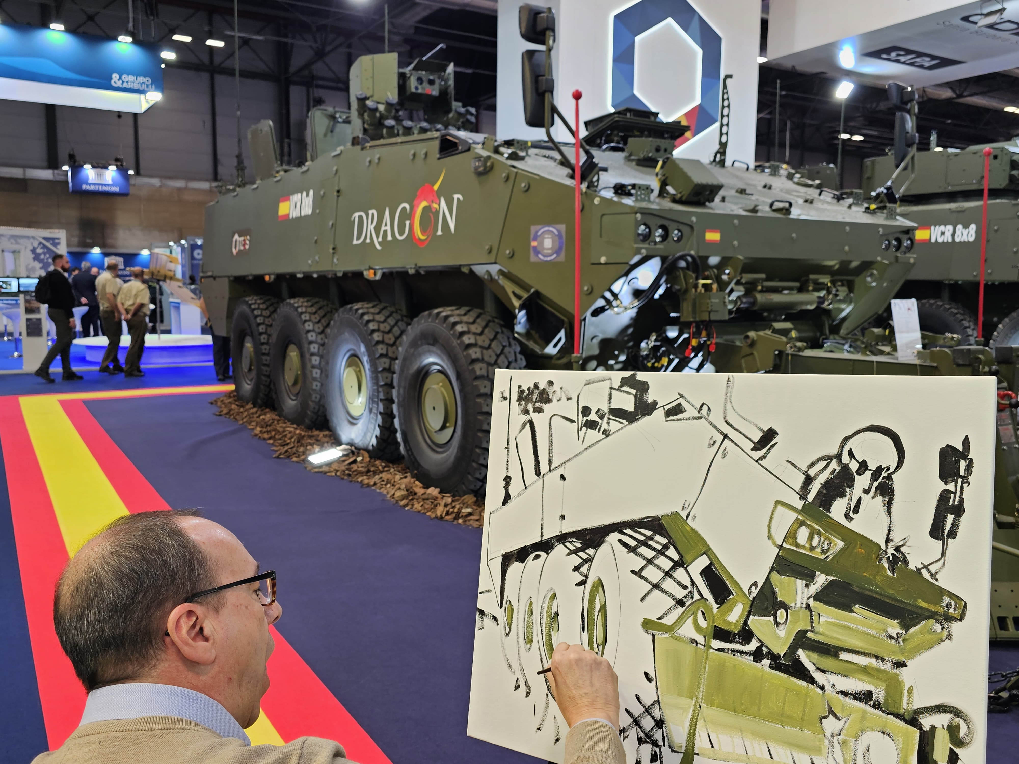 Imagen del Dragon 8x8 en el Consorcio TESS en FEINDEF 25.