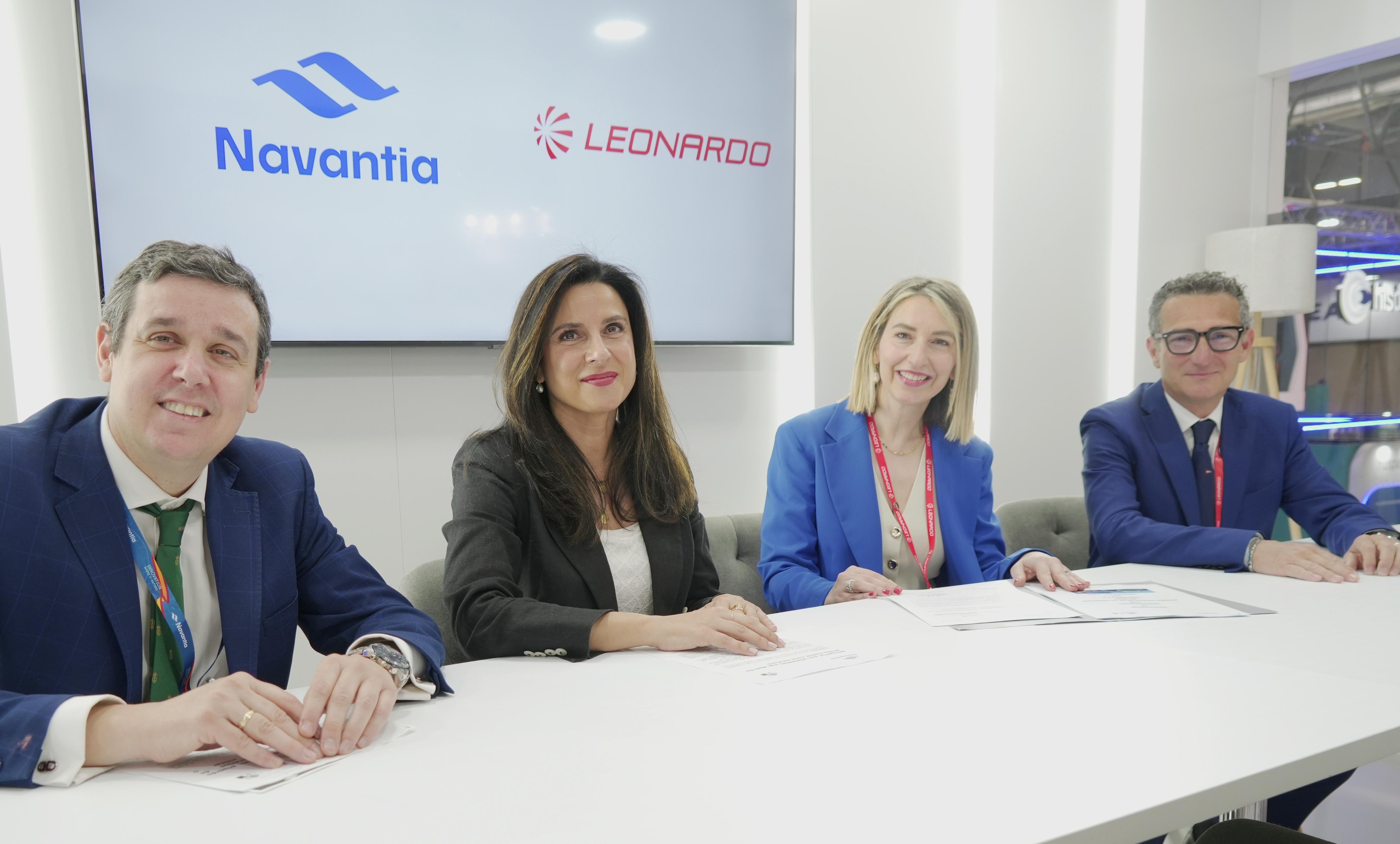 El director de Operaciones y Negocios de Navantia Gonzalo Mateo y el director de Marketing y Ventas de Leonardo Electronics, Davide Fazio.